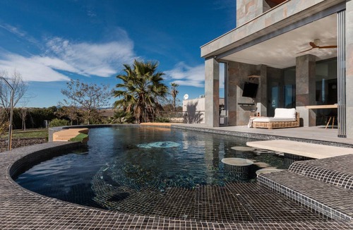 Caravaca de la Cruz Ski Chalet | 450 m² Chalet ∙ 3 bedrooms ∙ 8 guests