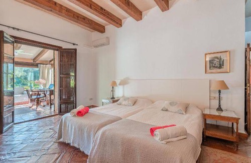 Esporles Villa | 450 m² Villa ∙ 6 bedrooms ∙ 11 guests
