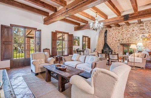 Esporles Villa | 450 m² Villa ∙ 6 bedrooms ∙ 11 guests