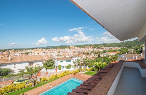Canet de Mar Villa | 453 m² Villa ∙ 5 bedrooms ∙ 10 guests