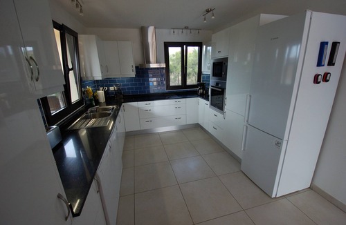 Lajares Villa | 5* spacious and secluded villa. Hot tub & heated pool. 10 mins walk to Lajares.