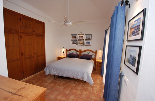 Lajares Villa | 5* spacious luxury Villa 3 bed 2 bathrooms, indoor heated pool and hot tub.