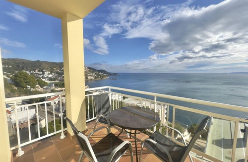 Almadraba-Canyelles Apartment | 5. Wonderful sea views with communal pool