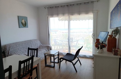 Blanes Apartment | 50 m² Apartment ∙ 3 bedrooms ∙ 5 guests
