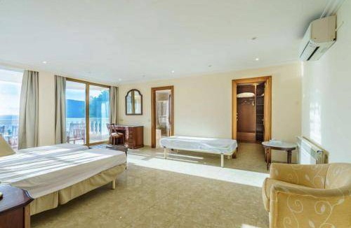 Camp de Mar Villa | 500 m² Villa ∙ 3 bedrooms ∙ 10 guests