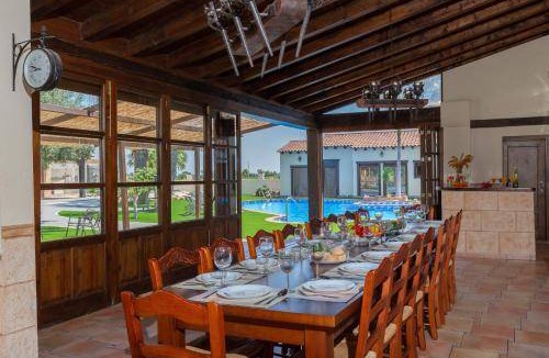 Catral Villa | 500 m² Villa ∙ 7 bedrooms ∙ 18 guests