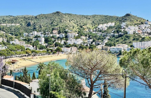 Almadraba-Canyelles Apartment | 55 m² Apartment ∙ 1 bedroom ∙ 2 guests