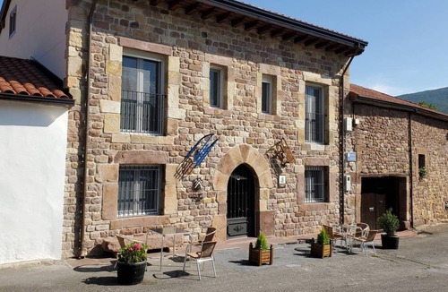 Salces House | 550 m² House ∙ 8 bedrooms ∙ 18 guests