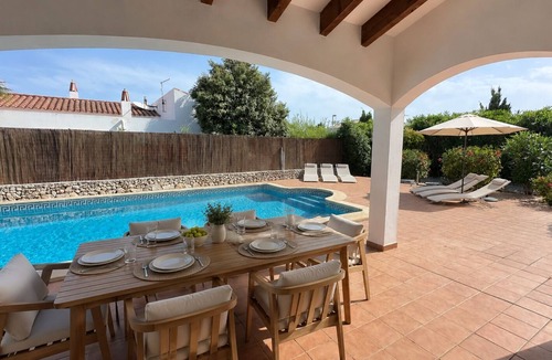 Trebeluger House | 6 person house with private pool and garden
