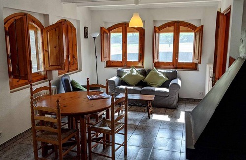 Santa Pau Apartment | 60 m² Apartment ∙ 2 bedrooms ∙ 5 guests