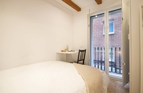 El Poble-sec Resort | 60 m² Private room ∙ 1 bedroom ∙ 2 guests