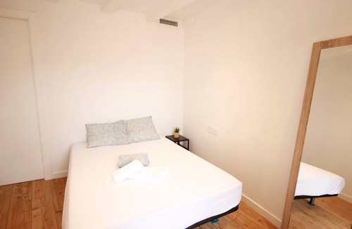 El Poble-sec Resort | 60 m² Private room ∙ 1 bedroom ∙ 1 guest
