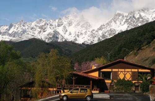 La Molina Hostel | 600 m² Hostel ∙ 12 bedrooms ∙ 24 guests