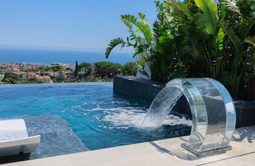 Alella Villa | 600 m² Villa ∙ 5 bedrooms ∙ 11 guests