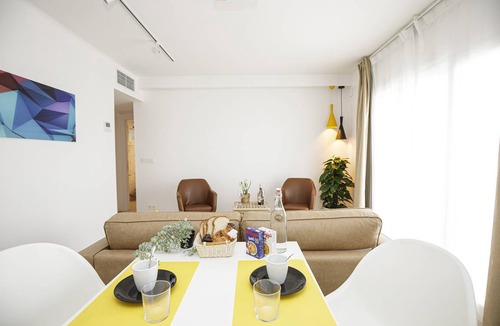 Eixample Apartment | 68 m² Apartment ∙ 3 bedrooms ∙ 5 guests