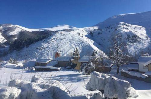 Boca de Huergano Ski Chalet | 70 m² Chalet ∙ 2 bedrooms ∙ 6 guests