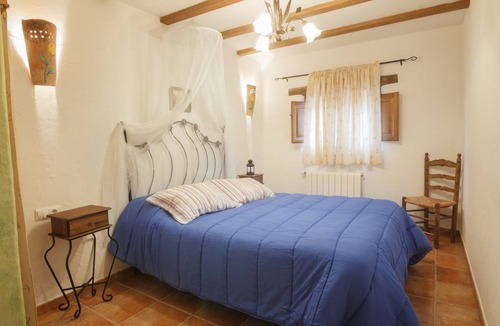 Laroya House | 70 m² Farmhouse ∙ 2 bedrooms ∙ 4 guests
