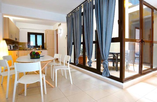 La Llotja-Born Apartment | 75 m² Apartment ∙ 3 bedrooms ∙ 7 guests