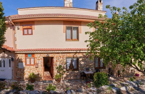 Merindad de Cuesta-Urria House | 75 m² House ∙ 2 bedrooms ∙ 4 guests
