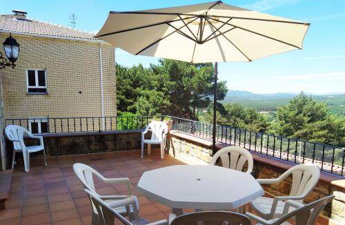 Quintanar de la Sierra House | 750 m² House ∙ 5 bedrooms ∙ 10 guests