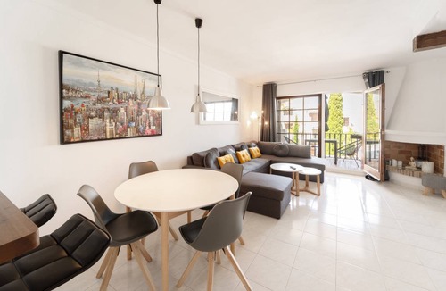 Roses Town Center House | 76 m² House ∙ 2 bedrooms ∙ 4 guests