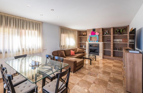 El Mas Mora House | 8 bedroom accommodation in Tordera