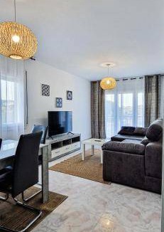 Cassa de la Selva Apartment | 80 m² Apartment ∙ 2 bedrooms ∙ 6 guests