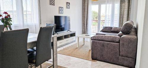 Cassa de la Selva Apartment | 80 m² Apartment ∙ 2 bedrooms ∙ 6 guests