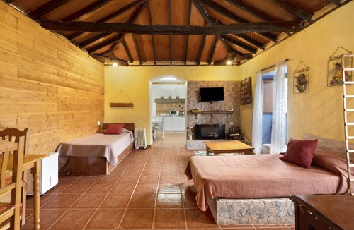 Santa Cruz de Tenerife Ski Chalet | 80 m² Chalet ∙ 1 bedroom ∙ 7 guests