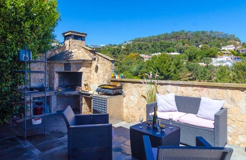 Canyelles Villa | 80 m² Villa ∙ 4 bedrooms ∙ 8 guests