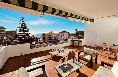 Benalmadena Costa Apartment | 80 meters from the beach !, Wifi, large terrace, parking, swimming pool, sea view