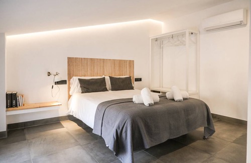 Besalu Apartment | 81 m² Apartment ∙ 1 bedroom ∙ 3 guests