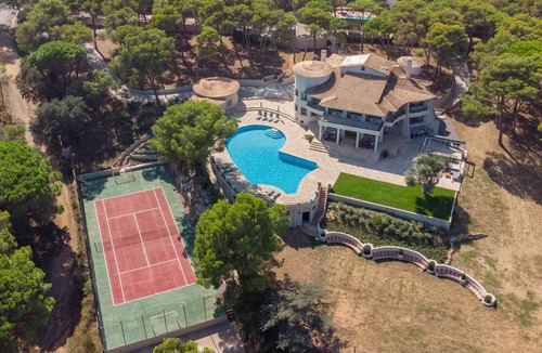 Llafranc House | 855 m² House ∙ 9 bedrooms ∙ 18 guests