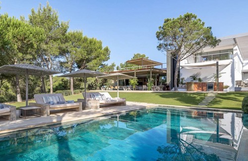 Sant Joan de Labritja Villa | 894 m² Villa ∙ 8 bedrooms ∙ 16 guests