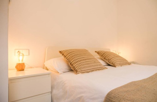 Besalu Apartment | 90 m² Apartment ∙ 2 bedrooms ∙ 4 guests