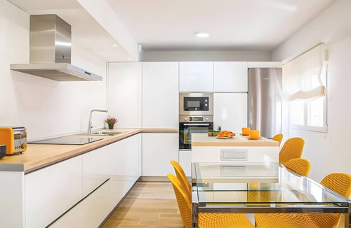 Almeria Centro Apartment | 90 m² Apartment ∙ 3 bedrooms ∙ 6 guests