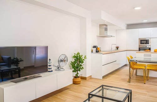 Almeria Centro Apartment | 90 m² Apartment ∙ 3 bedrooms ∙ 6 guests