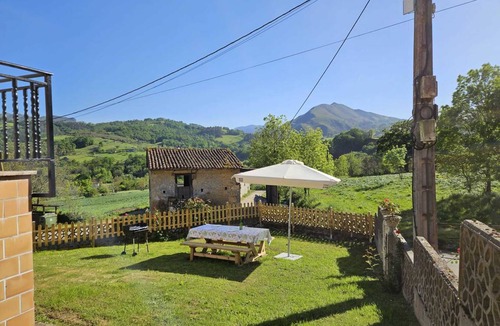 Parres House | 90 m² House ∙ 3 bedrooms ∙ 6 guests