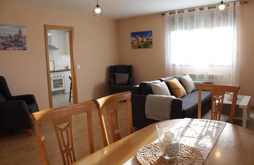 Basardilla Ski Chalet | A 10 Minutos de Segovia Chalet con Jardín y Piscina en Pueblo Maravilloso