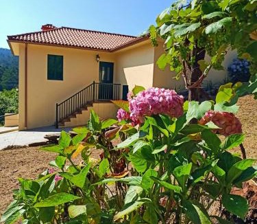 Vilarrube House | A casa do Porto cerca de Cedeira y de la playa de Pantín
