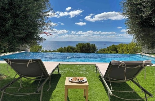 Roca Llisa Villa | A DREAM OVER THE SEA