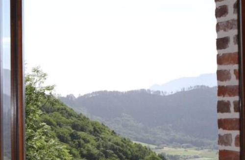 Peruyes Cottage | A little house near the coast. Mountain views