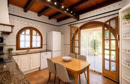Cambrils Villa | A peaceful villa with a swimming pool by the sea