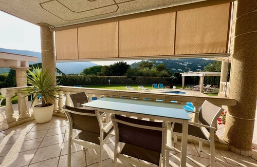 Calonge Villa | A spacious 4 bedroom villa, all with en suite bathrooms, large garden & Pool