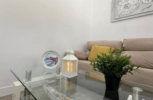 Carihuela Apartment | A1 - Apartamento en La Carihuela, 2 dormitorios, Wifi, a 100 metros de la playa