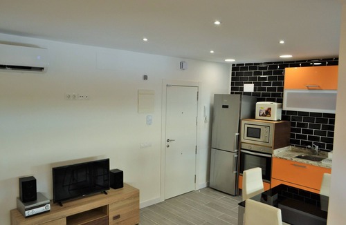 Poligono Alameda Apartment | ACOGEDOR Y MIMADO APARTAMENTO JUNTO ESTACIONES DE MALAGA Y CENTRO DE LA CIUDAD