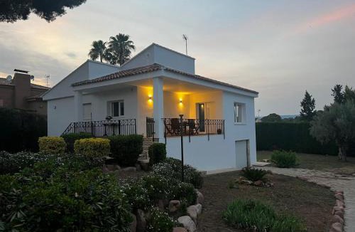 Lliria House | Acogedora casa con piscina