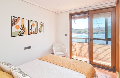 Malpica de Bergantinos Apartment | AG Flat Caldeirón Malpica, first line of beach