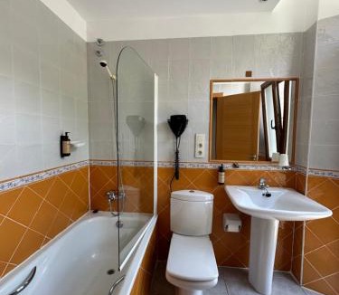 Cecos Hotel | Aguas de Ibias