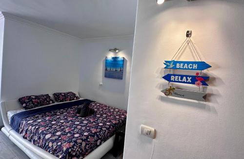 San Miguel de Abona Apartment | Air conditioning, private parking and fully equipped Kitchen in hotel room in Golf del Sur, Tenerife